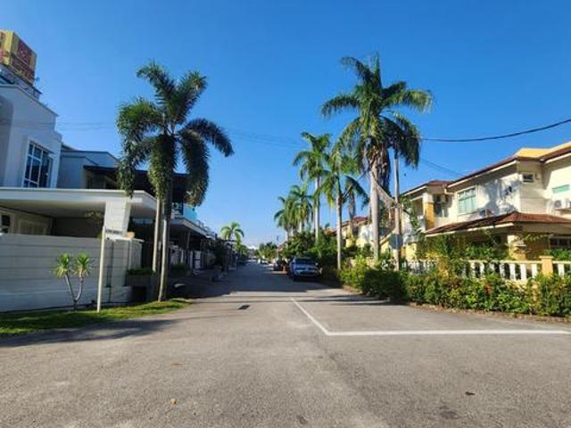 Terraced House for sale in Malaka