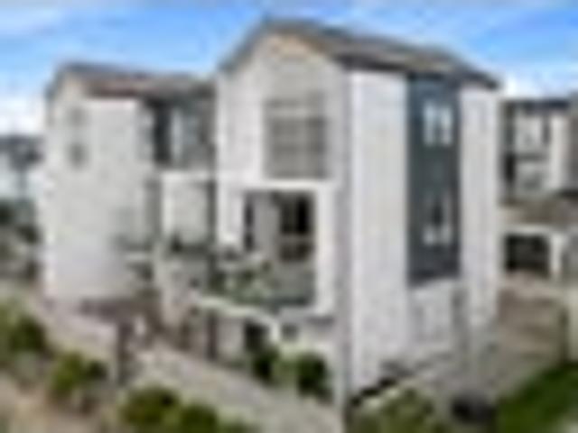 Townhouse for sale in Hobsonville