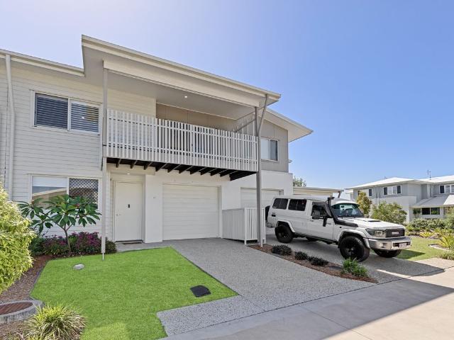 Townhouse for sale in Kings Creek, Queensland