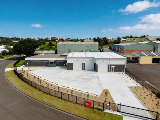Warehouse for rent in Wollongong West, New South Wales