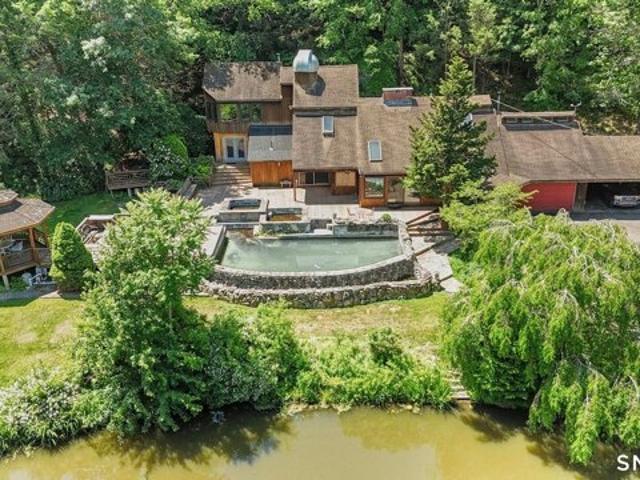 House for sale in North Branford, Connecticut