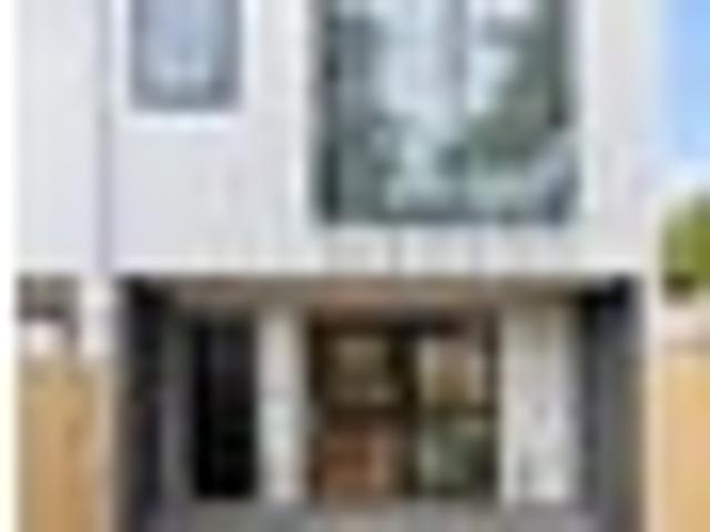 Townhouse for sale in Oratia