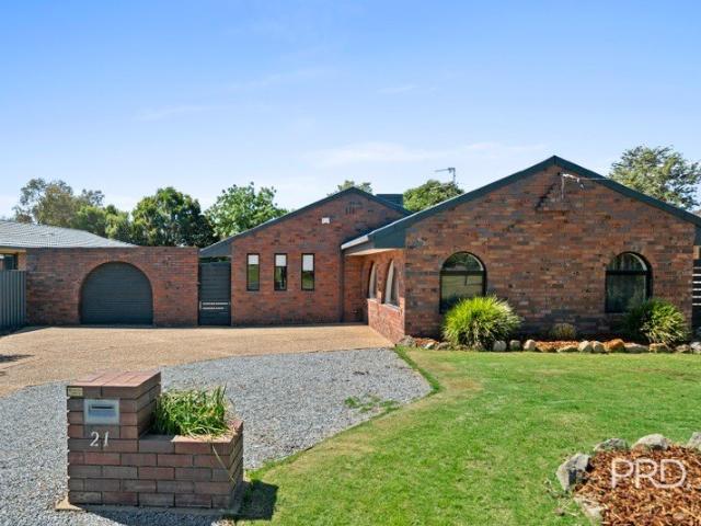 House for sale in Lake Albert, Wagga Wagga City Council