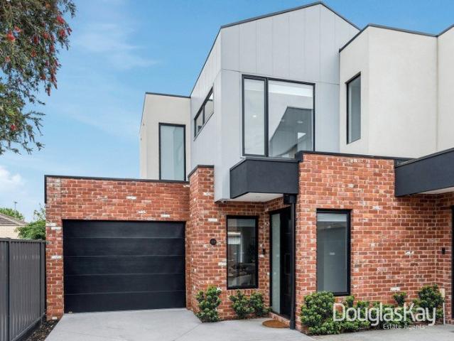 Townhouse for sale in Sunshine North, Melbourne