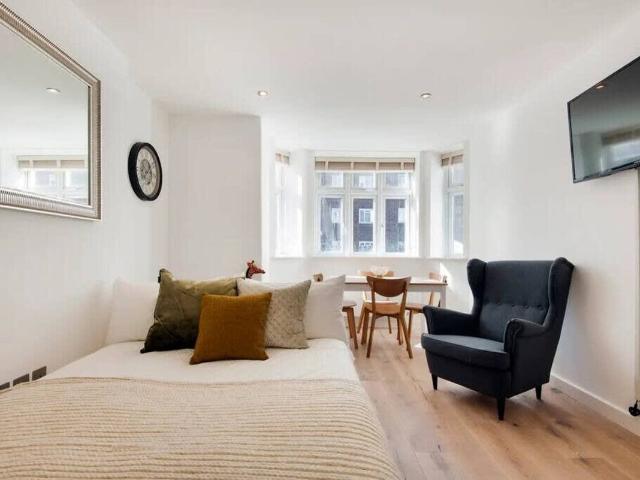 Apartment for rent in Lancaster West Estate, Greater London
