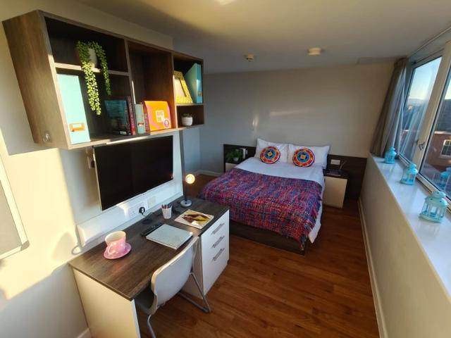 Studio for rent in St Ann's, Haddon