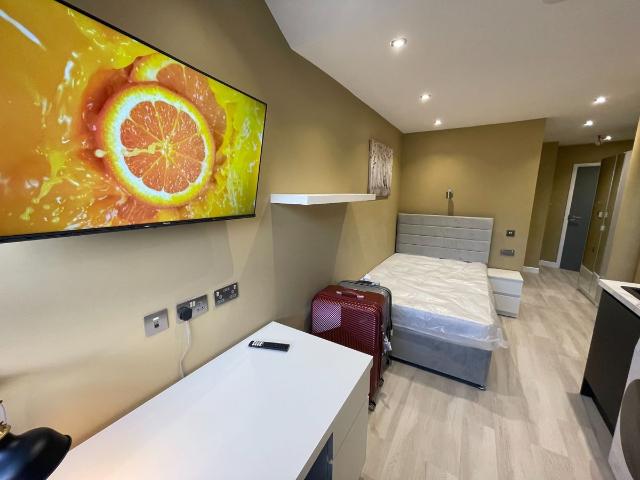 Studio for rent in St Ann's, Haddon