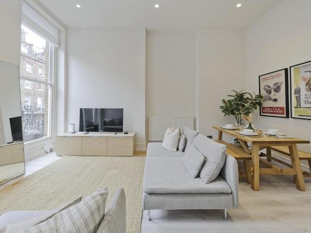 Apartment for rent in Marylebone, Greater London