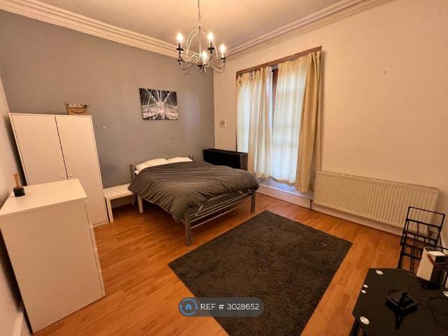 Room for rent in London Borough of Croydon, Waddon