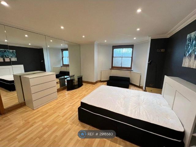Room for rent in London Borough of Croydon, Waddon