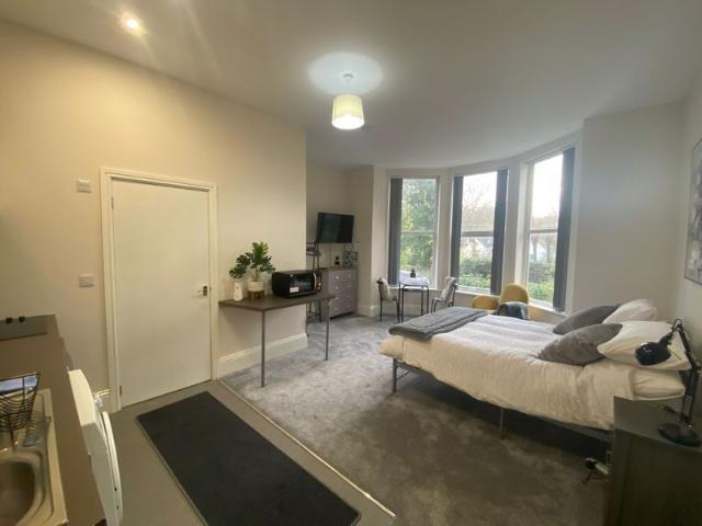 Apartment for rent in Berry Hill, Potters Corner