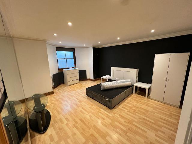 Room for rent in London Borough of Croydon, Greater London