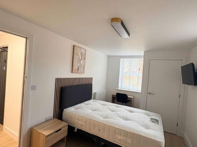 Room for rent in Haddon, East Midlands