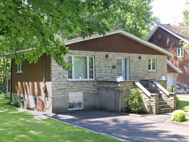 House for rent in Laval
