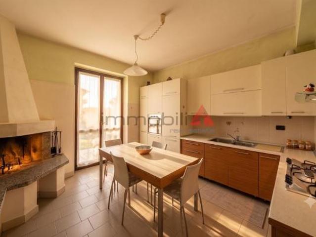 Villa Indipendente in vendita a Nova Milanese, Lombardia
