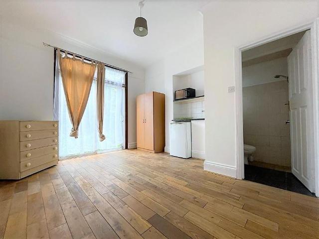 House for rent in London Borough of Croydon, Greater London
