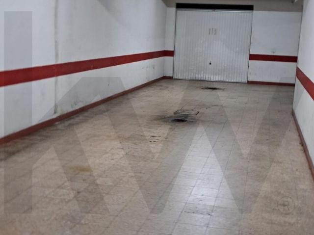 Garagem alugar em A-dos-Francos, Rio de Mouro