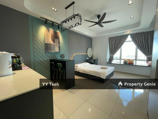 Condominium for sale in Malaka