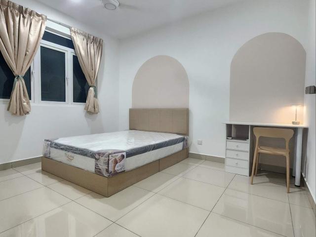 Room for rent in Petaling, Alam Impian