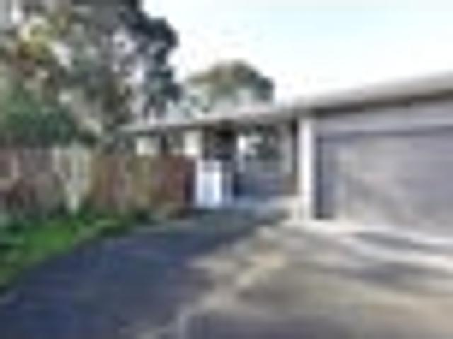 House for sale in Chaslands, Canterbury