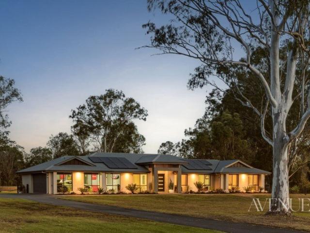 Cottage for sale in Tamborine, Queensland