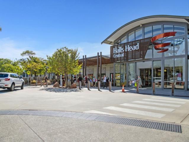 Retail for rent in Parklands, Western Australia