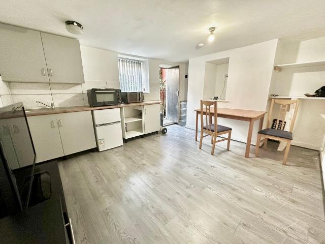 Apartment for rent in Osmondthorpe, West Yorkshire