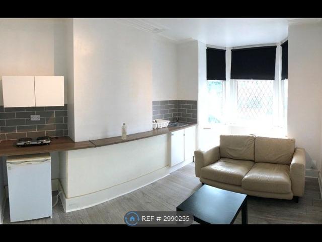 Room for rent in Osmondthorpe, West Yorkshire