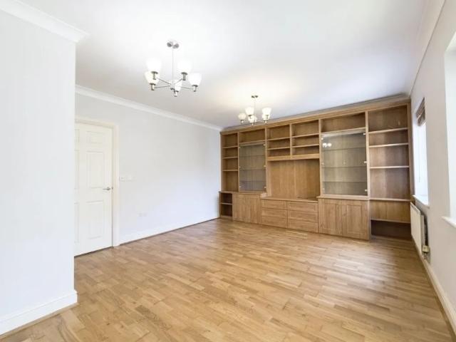 House for rent in Pachesham Park, Surrey