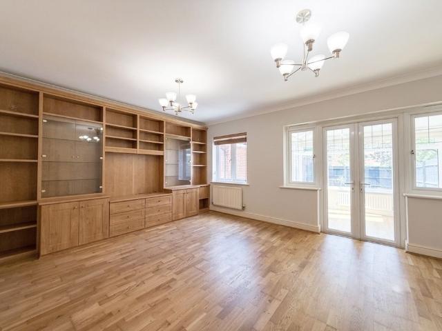 House for rent in Pachesham Park, Surrey