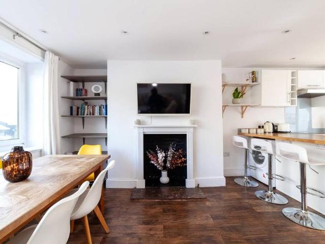 Apartment for rent in London Borough of Richmond upon Thames, Greater London