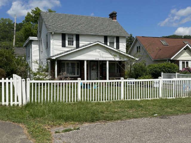 House for sale in Charleston, West Virginia