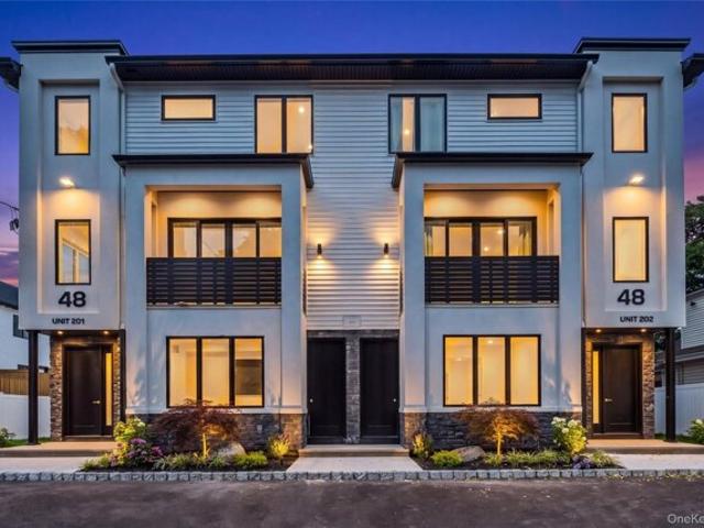 Condo for sale in Rockland, New York