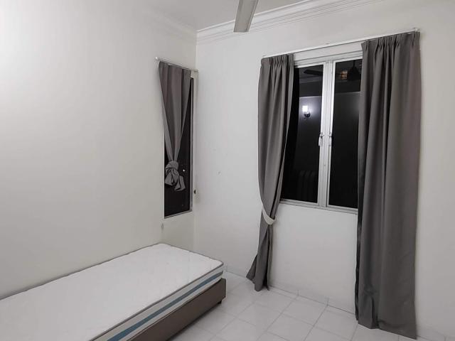Room for rent in Mukim 13, Georgetown