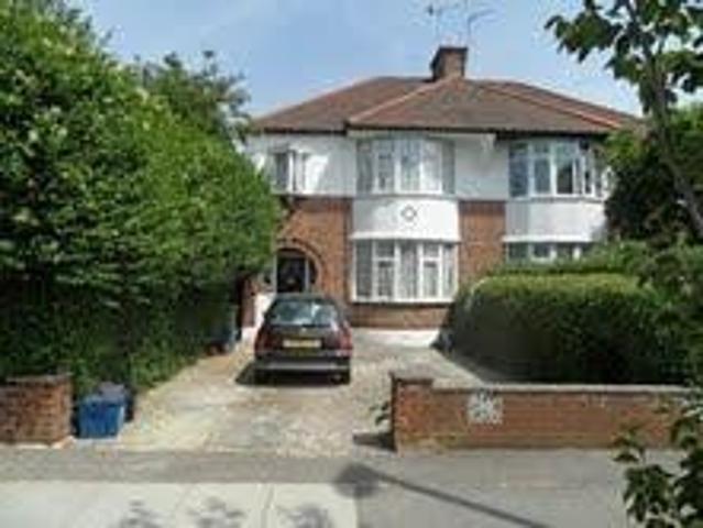 Room for rent in West Finchley, Greater London