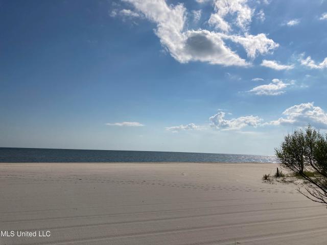 Land for sale in Pass Christian, Mississippi