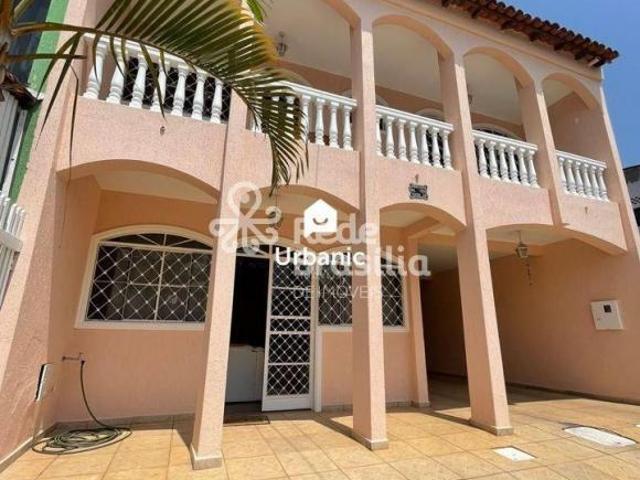Casa venda em Região Geográfica Imediata do Distrito Federal, Região Integrada de Desenvolvimento do Distrito Federal e Entorno