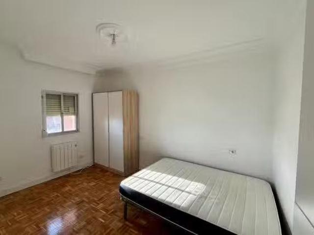 Casa en alquiler en Puente de Vallecas, Madrid