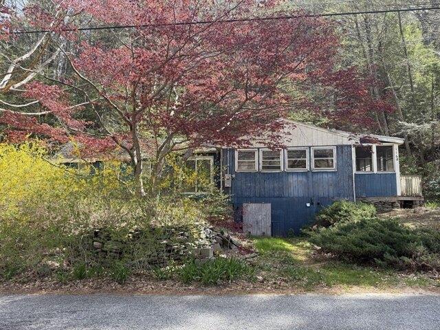 House for sale in Charlton