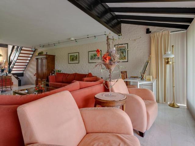 Woning te huur in Numansdorp, Zuid Holland