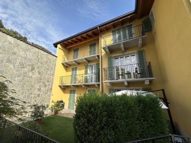 Appartamento in vendita a Airuno, Lecco