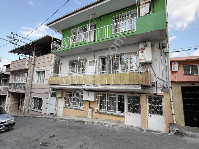 Karabağlar, İzmir içerisinde satılık Bina