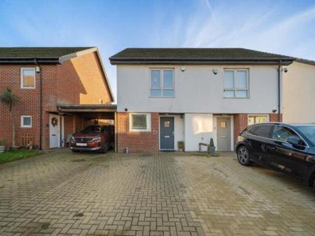 House for sale in Kings Farm, Hamerton