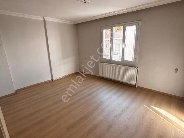 Tire, İzmir içerisinde kiralık mülk