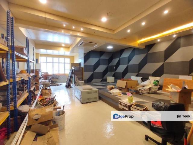 Shop for sale in Pulai, Bukit Ledang