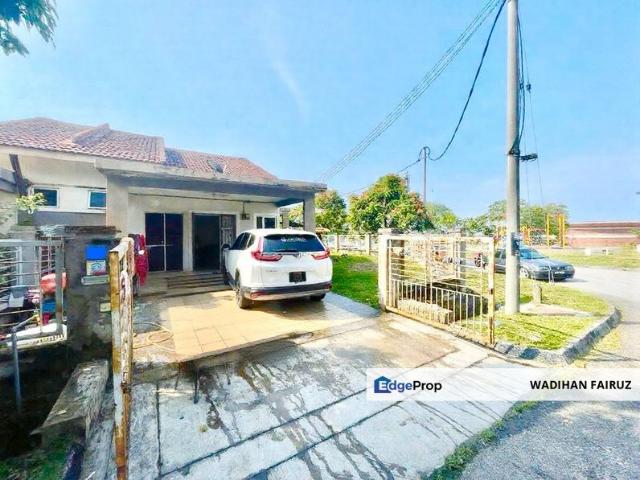 House for sale in Sendayan Village, Negeri Sembilan