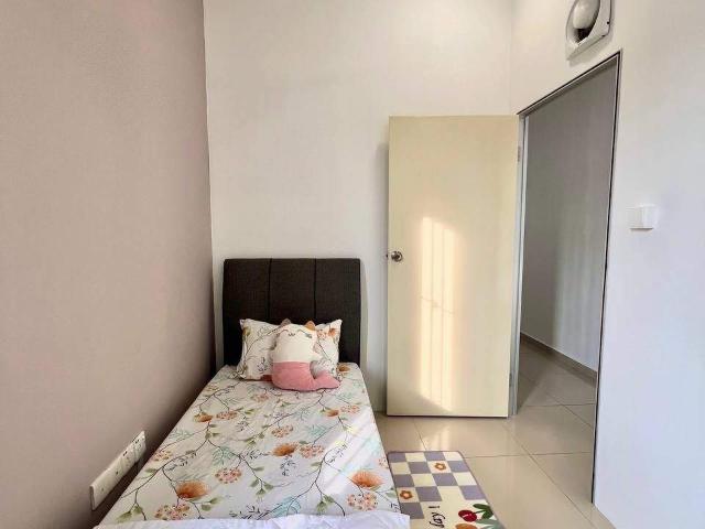 Room for rent in Sendayan Village, Negeri Sembilan