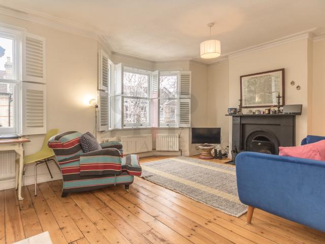 Apartment for rent in Bellenden, Greater London