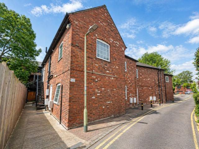 Studio for rent in Castlefield, Cressex