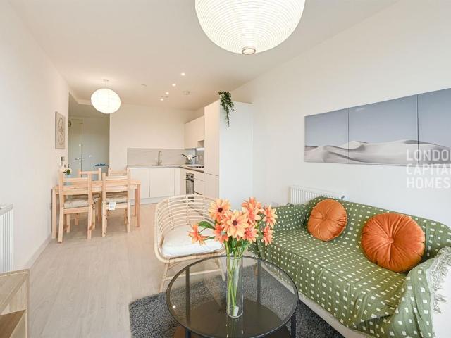 Apartment for rent in West Hendon, Greater London
